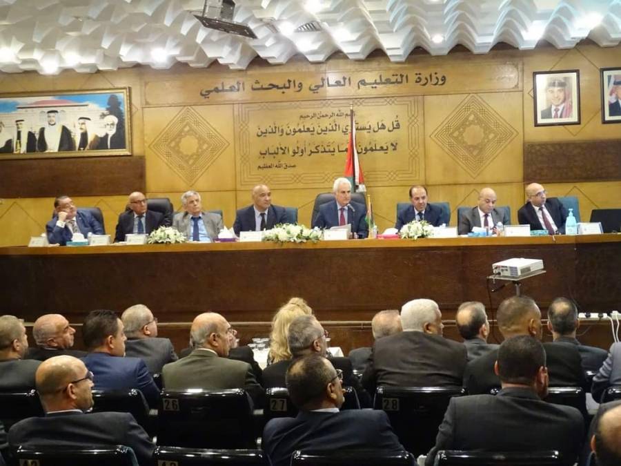 عويس يلتقي رؤساء الجامعات الرسمية والخاصة  لمناقشة مسودة نظام ممارسة الأنشطة الحزبية داخل مؤسسات التعليم العالي...صور