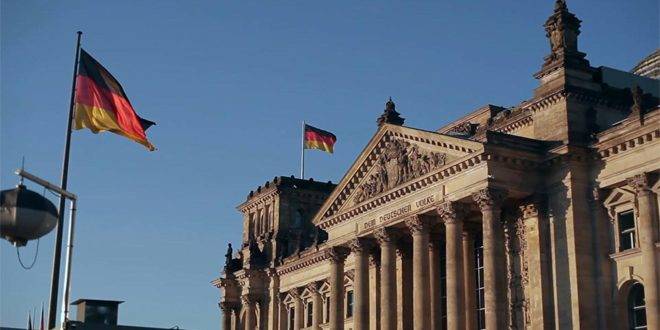 الخارجية الألمانية تنفي وقف إصدار تأشيرات شنغن للمواطنين الروس