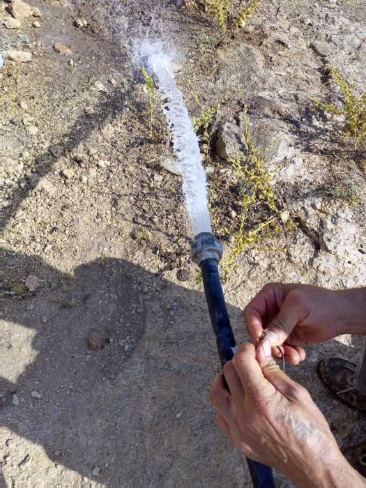 المياه : ضبط اعتداءات كبيرة على خطوط رئيسية في الكرك تزود مزارع وتعبئة صهاريج