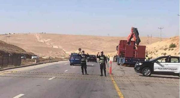 ضبط مركبة شحن محملة بـ23 راكبا في الصندوق الخلفي