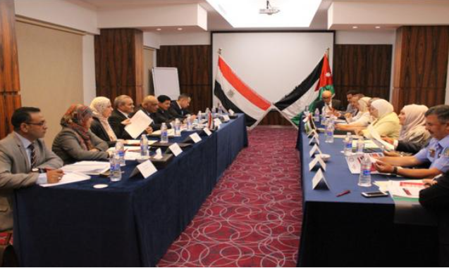 بحث تسهيل مرور الشاحنات الأردنية إلى ليبيا من خلال مصر