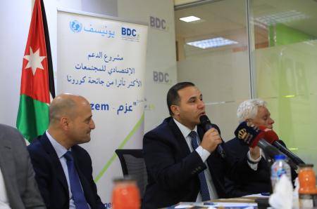 اتفاقيات مع شباب للاستفادة من مشروع الاكشاك في السلط