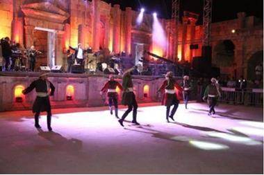 جرش: غربة حب مسرح درامي يبعث الأمل بالحياة