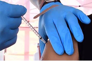 الاتحاد الأوروبي يوقع عقدا للقاح جديد ضد كوفيد