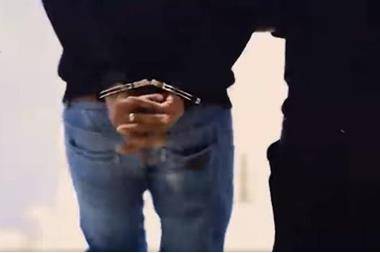 الأمن ينشر فيديو لاحباط محاولة سرقة في عمان