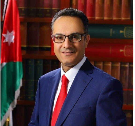 الزيود يقدم استقالته من وزارة العمل