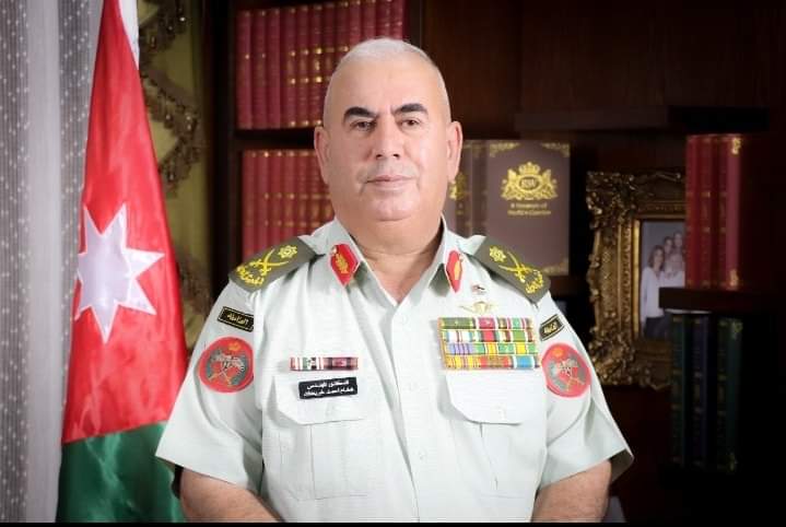اللواء خريسات يشكر القيادة العامة للقوات المسلحة الأردنية  اغادر في قمة عطائي شاكراً حامداً مرفوع الهامه