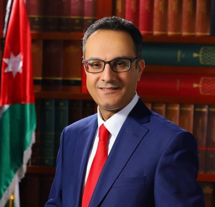 الزيود يقدم استقالته من وزارة العمل