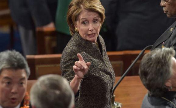 بيلوسي توجه رسالة إلى الصين