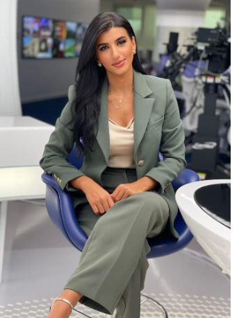 الإعلامية ولاء أبو سرايا .. عندما تصبح (حديث السوشال)!