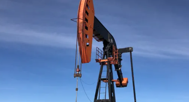 أسعار النفط ترتفع بعد بلوغها أدنى مستوى في 6 أشهر