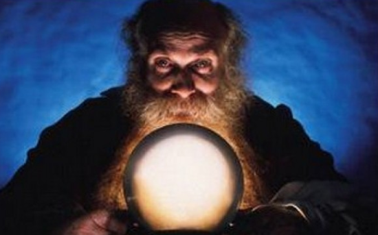 الافتاء: الاتصال بالعرافين حرام