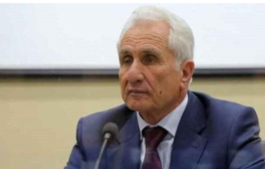 وزير التربية ينعى المعلم عبد الهادي القاسم