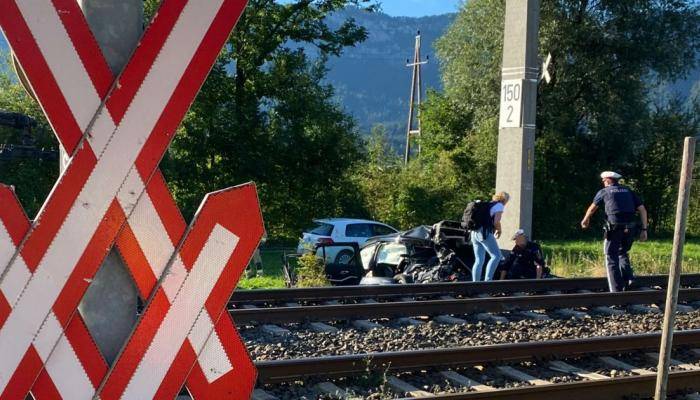 مأساة أسرة سعودية في النمسا.. قطار يدهس الأب والابن