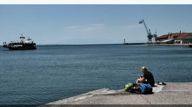 3 عطاءات لشراء ميناء إيجومينيتسا اليوناني ضمن برنامج الخصخصة