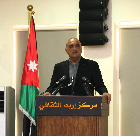 رئيس الوزراء: قلَّة قليلة تمارس السَّوداويَّة ولا ترى إلَّا السَّواد