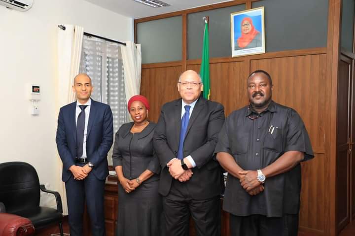 السفير المصري في تنزانيا يلتقى وزيرة الصحة