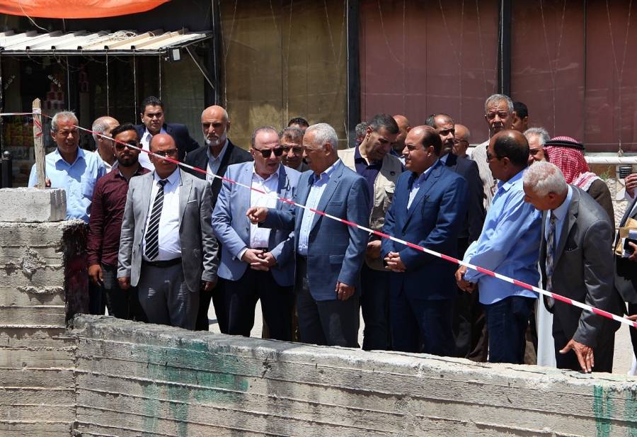 العيسوي يفتتح ويتفقد مشاريع مبادرات ملكية في عدد من المخيمات...صور 