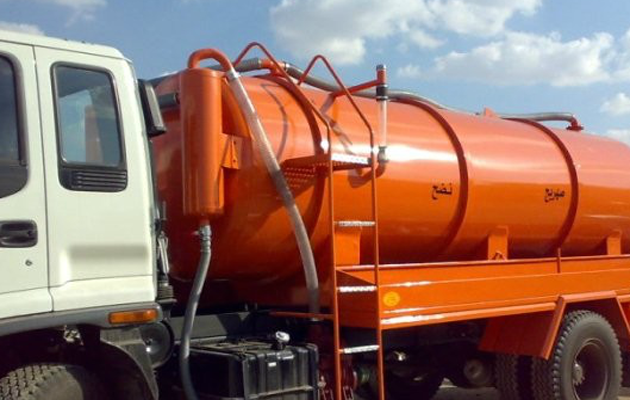 صهريج نضح يقتحم منزلا في ابونصير