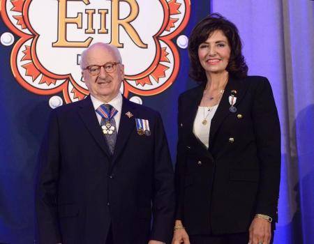 وسام اليوبيل البلاتيني للملكة اليزابيث للأردنية الريحاني