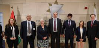 وزير التنمية الدولية الكندي يزور أكاديمية الملكة رانيا لتدريب المعلمين