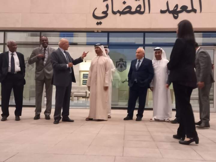 وفد قضائي أماراتي يزور المعهد القضائي الأردني _صور