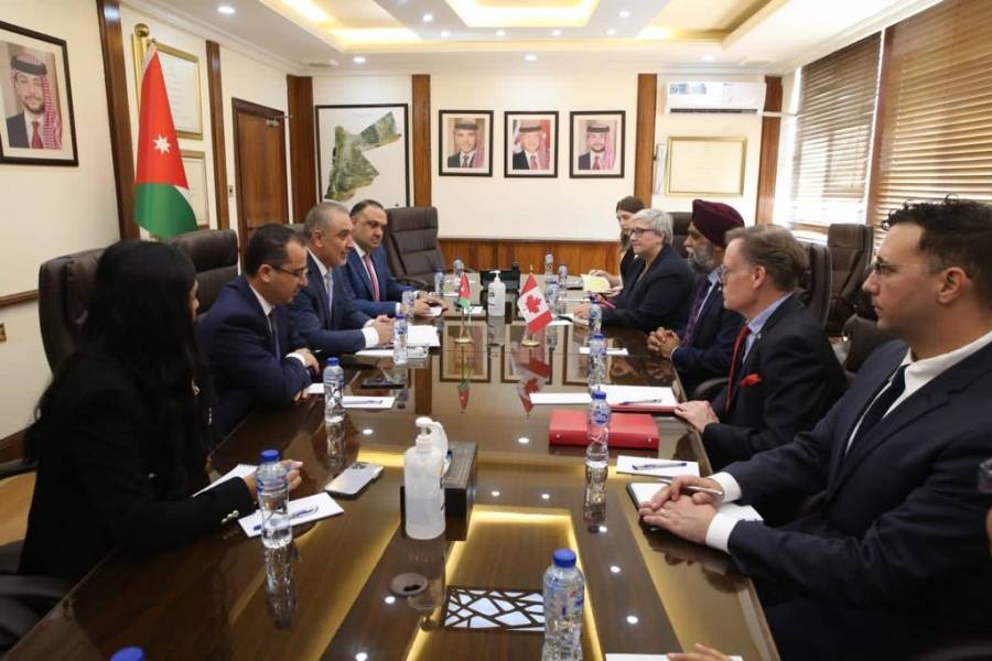 الأردن وكندا يبحثان التعاون التنموي بين البلدين