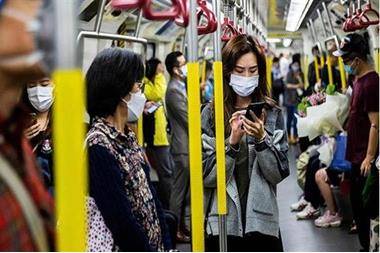 هونغ كونغ تخفض مدة الحجر الصحي للوافدين من الخارج