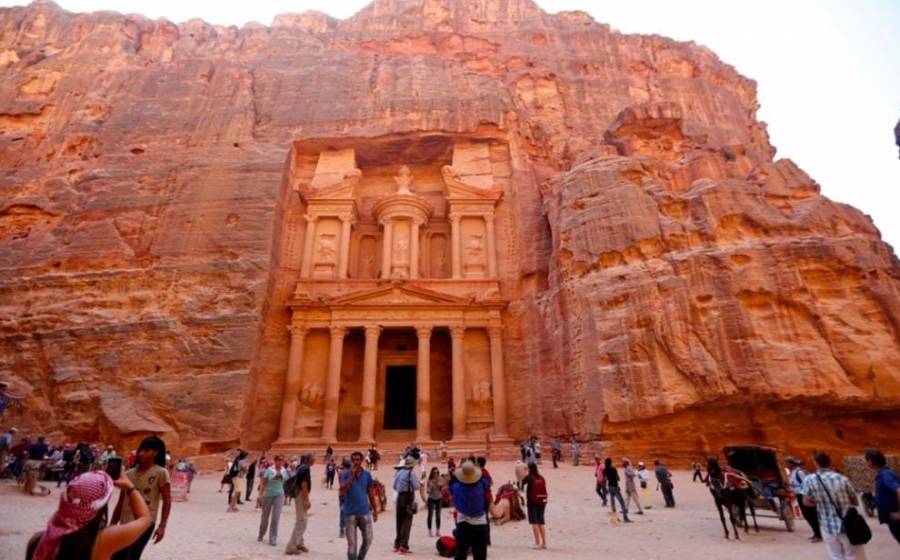 السياحة: 2.5 مليون زائر للاردن خلال سبعة شهور