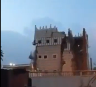 انهيار منزل طيني في السعودية بسبب تجمعات مياه الأمطار