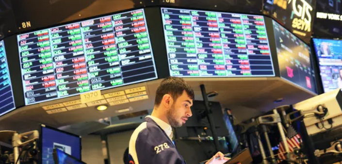 المؤشرات الأميركية تصعد عقب تراجع بسبب بيانات الوظائف القوية