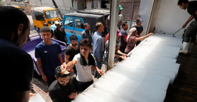 العراق.. الموجة القاسية في البصرة تلهب بورصة الثلج