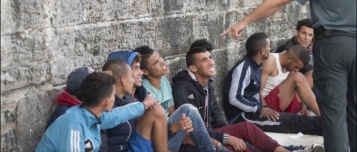 منظمات اسبانية تطالب بالتحقيق مع مسؤولي سبتة لترحيلهم قصر مغاربة