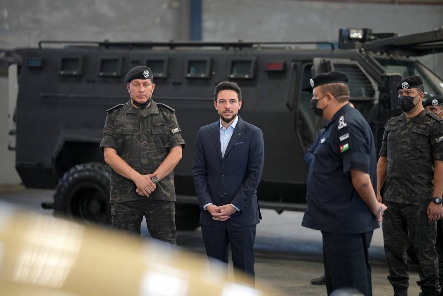 ولي العهد يزور قيادة الشرطة الخاصة في مديرية الأمن العام