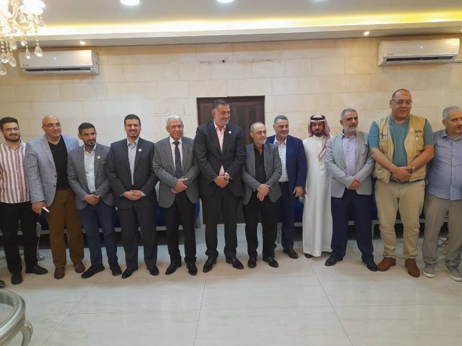 عمدة الزرقاء المومني يستضيف عدد من مؤسسي إرادة ... صور 