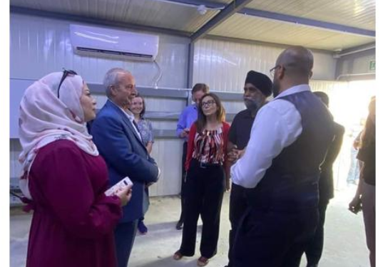 وزير التنمية الدولية الكندي يزور ديرعلا