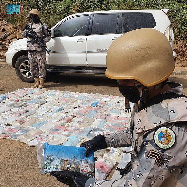 السعودية تُحبط تهريب أكثر من 71 طنًا من القات والحشيش
