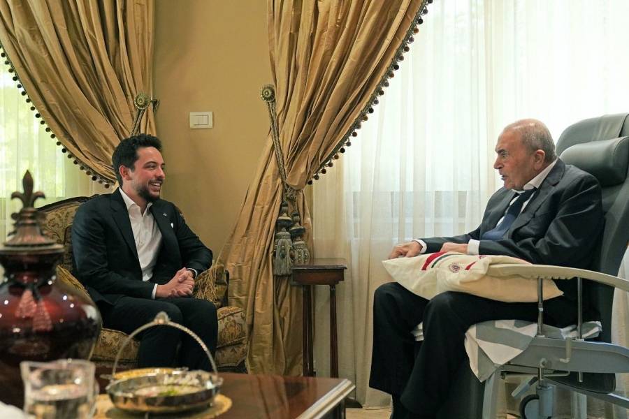 ولي العهد يزور رئيس الوزراء الأسبق البخيت