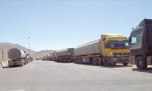 الداوود: أصحاب الشاحنات عن العمل في 30 آب   بسبب سياسة الباب المغلق لوزارة النقل