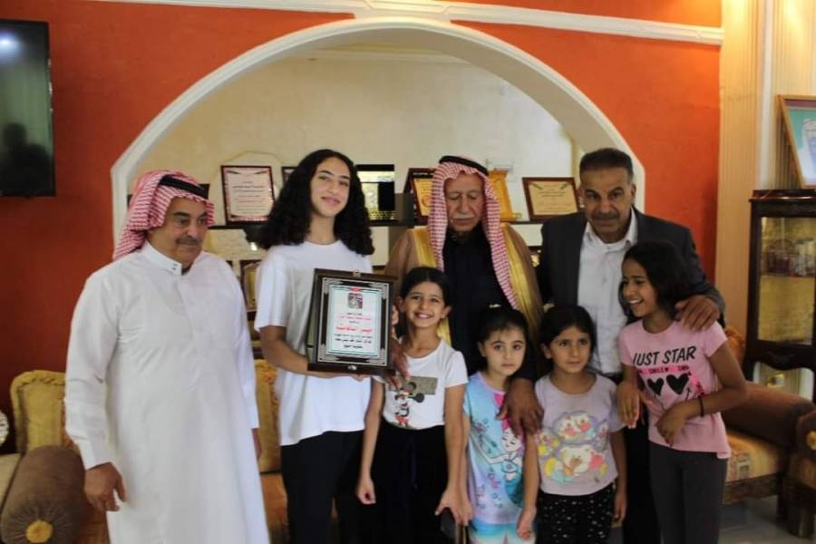 الشيخ طراد المسلط يكرم بطلة التايكواندو ميسر الدهامشة