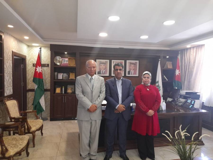 محافظ الكرك يستقبل رئيس  مبادرة مشروعك وطنك وعضو مجلس إدارة المبادرة سمر الطراونة