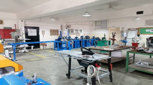 وزير العمل يعلن إطلاق 4 برامج جديدة في معاهد التدريب المهني