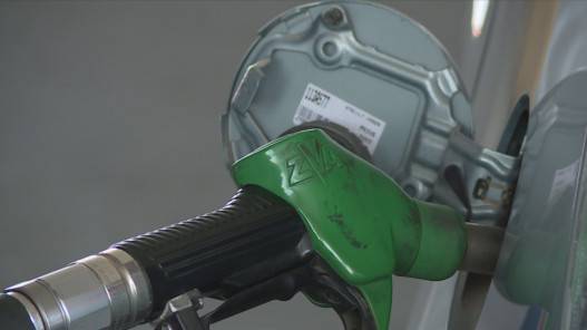 تراجع أسعار البنزين في الولايات المتحدة لأقل من 4 دولارات للجالون