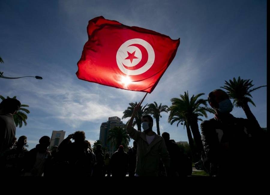هل تحولت تونس لساحة صراع جديدة بين فرنسا وأمريكا؟