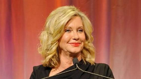 وفاة نجمة المسرحية الموسيقية “بريولين” أوليفيا نيوتن جون عن عمر يناهز 73