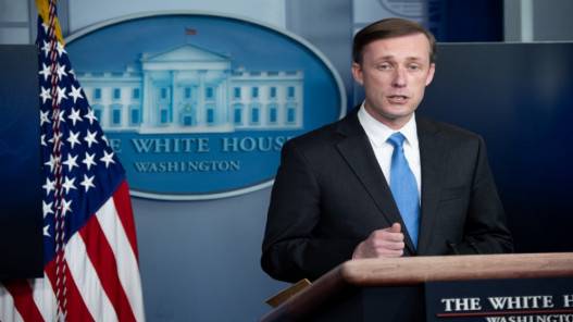 مستشار البيت الأبيض: الهجوم على الروائي سلمان رشدي كان مروعا