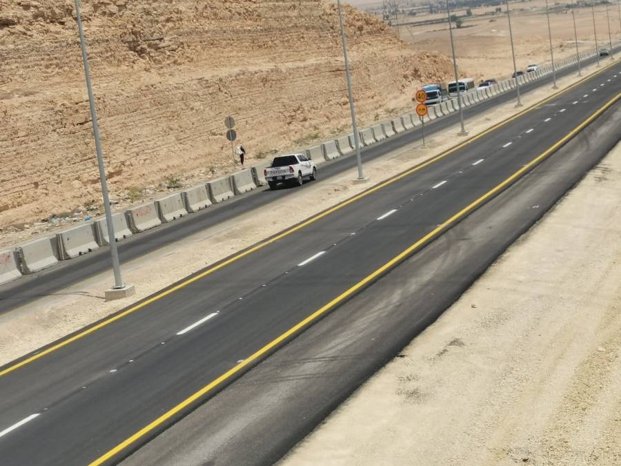 انهاء إعادة تأهيل الجزء الايسر من طريق الكرك  القطرانة