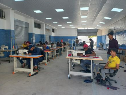 التدريب المهني يواصل تدريب زهاء 400 شاب في الطفيلة على الخياطة الصناعية