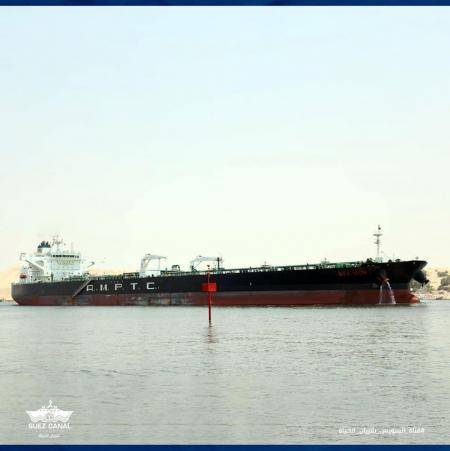 جنوح سفينة جديدة بخليج السويس تعيد للأذهان حادثة إيفر غيفن