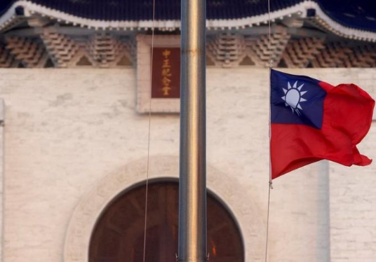 تايوان: 11 طائرة عسكرية صينية عبرت الخط الفاصل